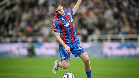 Adam Wharton vẫn chưa trượt khỏi tầm ngắm của Man United