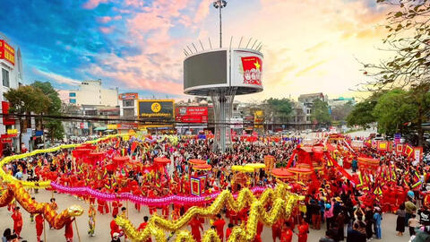 Nghệ sĩ Xuân Hinh, Thanh Thanh Hiền tham gia lễ hội đền Hạ tại Tuyên Quang