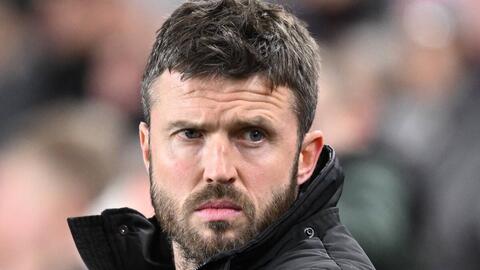 Man United cần sớm quyết định tương lai của Michael Carrick