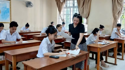 Xây dựng ngân hàng đề: Chủ động thích ứng, nâng chất ôn tập