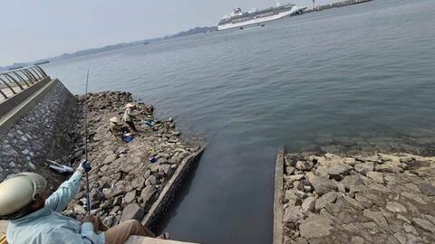 Nước thải gây ô nhiễm vịnh Hạ Long từ ven bờ