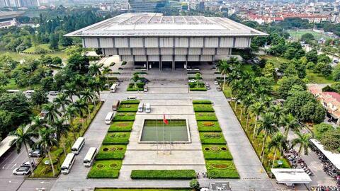 Bên trong bảo tàng “kim tự tháp ngược” duy nhất ở Hà Nội