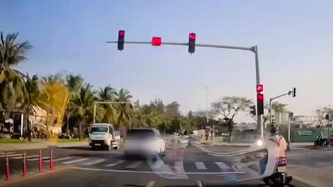 Vượt đèn đỏ bị người dân ghi hình, tài xế ở Đà Nẵng bị phạt 19 triệu đồng