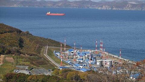 Mỹ hết miễn trừ dầu Nga, châu Á nín thở chờ quyết định