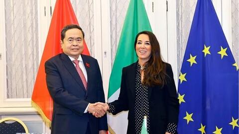 Chủ tịch Quốc hội đề nghị Italy miễn thị thực cho công dân Việt Nam