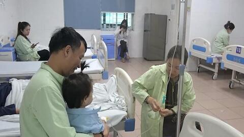 Dịch tay chân miệng và sốt xuất huyết bùng phát mạnh ở trẻ