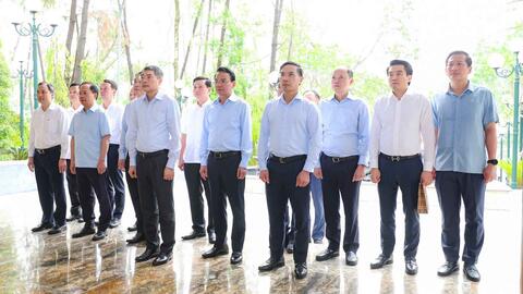 Thủ tướng Lê Minh Hưng dâng hương tại Di tích Ngã ba Đồng Lộc