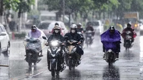 Dự báo thời tiết ngày 21/4: Bắc Bộ nắng nóng, Nam Bộ chiều mưa dông