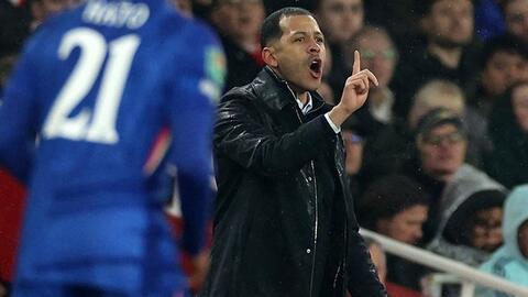 Chelsea chia tay huấn luyện viên Liam Rosenior