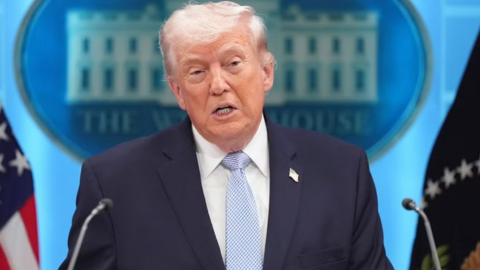 Dấu hiệu sự yếu kém của ông Trump hay đôi bên cùng có lợi?