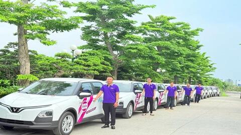 Người dân chuộng taxi điện, doanh nghiệp đẩy nhanh chuyển đổi