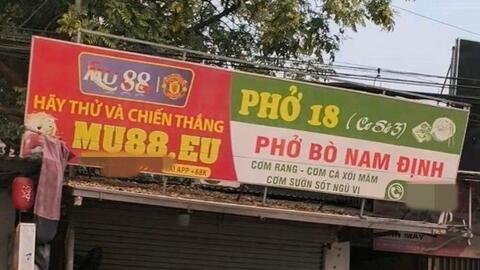 Người phụ nữ lạ mặt "tài trợ" biển hiệu quảng cáo cờ bạc cho quán phở