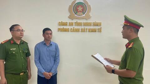 Khởi tố nguyên cán bộ HĐND xã ở Ninh Bình chiếm đoạt tiền hỗ trợ thiên tai của người dân