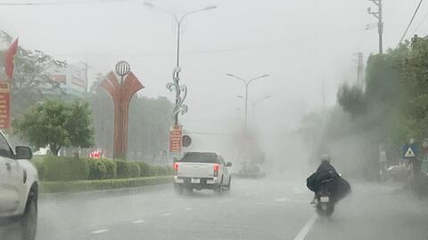 Mưa lớn gây ngập cục bộ một số tuyến đường ở Hà Tĩnh