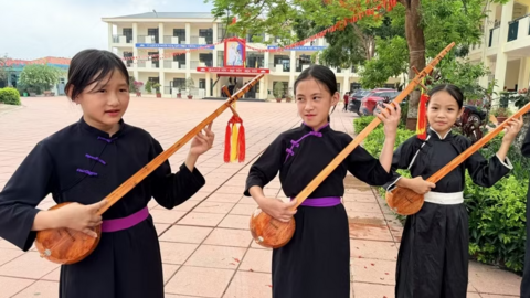 Học sinh vùng cao Quảng Ninh gìn giữ hát then, đàn tính