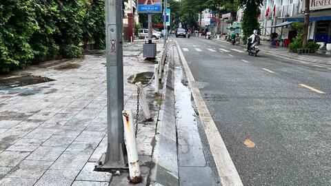 Phường lên tiếng việc vỉa hè lát đá "bền trăm năm" ở Hà Nội bị đục phá