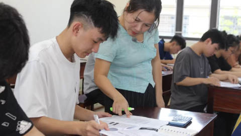Mở thư viện xuyên tối tiếp sức học sinh mùa ôn thi