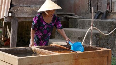 Nước nhiễm phèn, nhiễm mặn khiến hàng nghìn hộ dân thiếu nước sạch