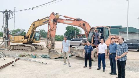 Tháo dỡ công trình, tài sản, bàn giao mặt bằng phục vụ dự án đường trục phía Nam
