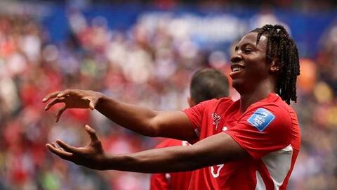 Tiền vệ 20 tuổi đi vào lịch sử World Cup sau trận thắng của Thụy Sĩ