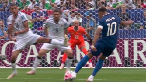 Trận Pháp - Iraq tại World Cup 2026 bị tạm dừng vì thời tiết xấu