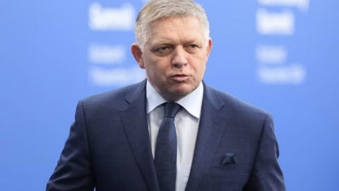 Thủ tướng Fico tuyên bố làm mọi cách ngăn Slovakia vay tiền quân sự cho Ukraine