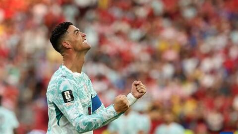 Phóng viên hỏi chuyện giải nghệ, Ronaldo phản ứng bất ngờ
