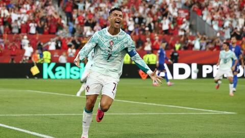 Ronaldo muốn tuyển Bồ Đào Nha đi tiếp, chấp nhận mình bị chỉ trích