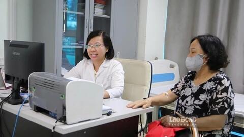 Đổ xô lên bệnh viện tuyến trên khám vì tưởng được BHYT thanh toán 100%
