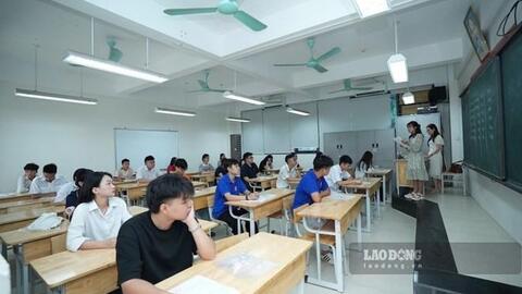 Ý kiến trái chiều về đề xuất tách kỳ thi tốt nghiệp khỏi xét tuyển đại học