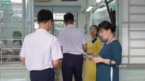 Tuyển bổ sung lớp 10 ở TPHCM, trường nhận vượt chỉ tiêu, nơi chỉ lác đác hồ sơ
