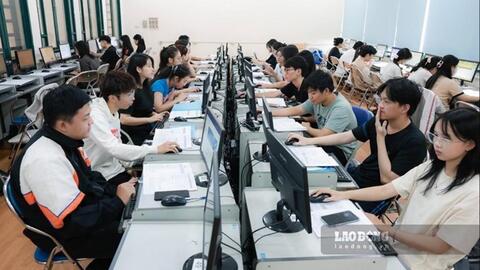 Đề xuất thi tốt nghiệp THPT trên máy tính, học sinh mong sớm có lộ trình rõ ràng