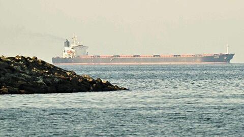 Nổ lớn chưa rõ nguyên nhân tại eo biển Hormuz