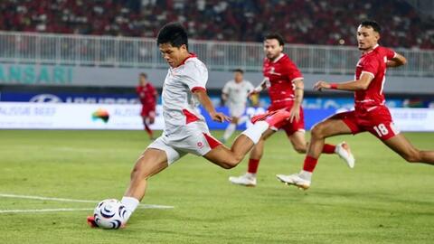 Tuyển Việt Nam xoay tua, giữ sức cho bán kết