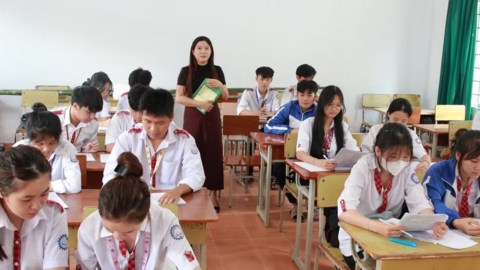 Hàng chục học sinh chưa nhập học lớp 10, trường 'thông báo khẩn'