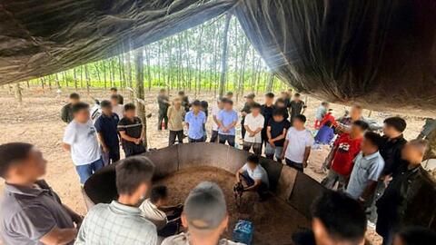 Công an tỉnh Tây Ninh triệt phá sới gà trong rừng cao su