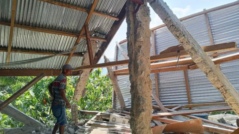 Động đất mạnh ngoài khơi Indonesia gây ra sóng thần