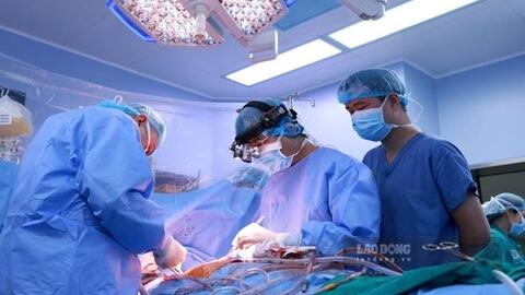 Bộ Y tế yêu cầu bệnh viện công khai giá dịch vụ, chấm dứt thu tiền ngoài quy định