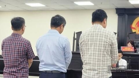 Xét xử cựu Hiệu trưởng trong vụ ăn chặn tiền trợ cấp sinh viên phục vụ dịp A80