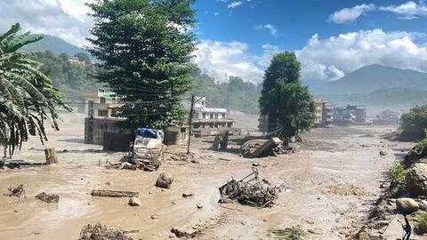 Bí ẩn phía sau trận lũ quét kinh hoàng ở Nepal, nghi do sạt lở ở thượng nguồn