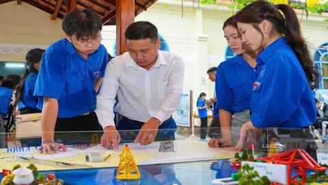 Khơi thông nguồn nhân lực, mở đường cho Khánh Hòa phát triển