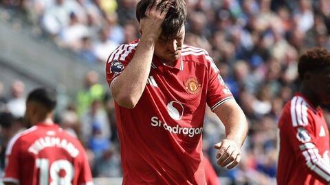 Man United đánh rơi chiến thắng ở phút bù giờ