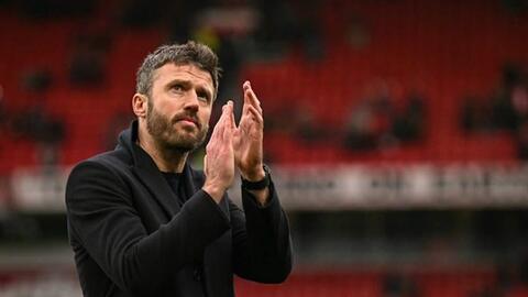 HLV Carrick bức xúc với VAR sau trận Man United thua Man City