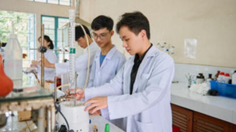 Tạo nguồn giảng viên từ sinh viên xuất sắc