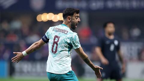 Đằng sau chuyện Bruno Fernandes phải thi đấu với cơn đau