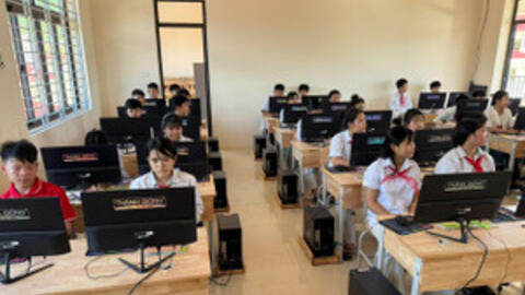 Đưa công nghệ về vùng biên, tiếp sức hành trình học tập