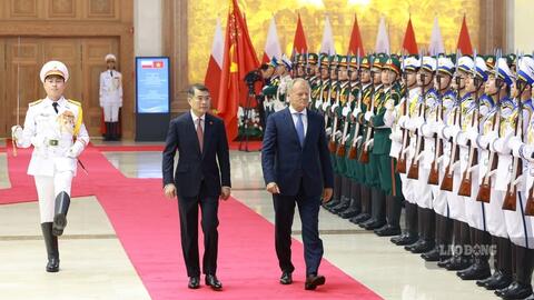 Thủ tướng Lê Minh Hưng chủ trì lễ đón chính thức Thủ tướng Ba Lan Donald Tusk