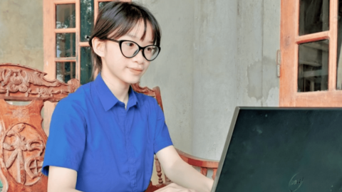 Cô học trò biến rác thải nhựa thành gạch lát sân, đường