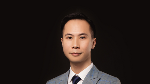 Giám đốc từng được Forbes vinh danh bị sốc vì: Nhân sự xin nghỉ việc đi du học - cả công ty bịn rịn chia tay, ngày hôm sau thấy làm cho đối thủ!