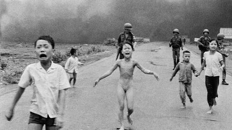 Gặp nhiếp ảnh gia Nick Út sau 50 năm bức ảnh "Em bé Napalm" gây chấn động thế giới: "Nếu cô bé ấy chết, tôi cũng sẽ tự sát"